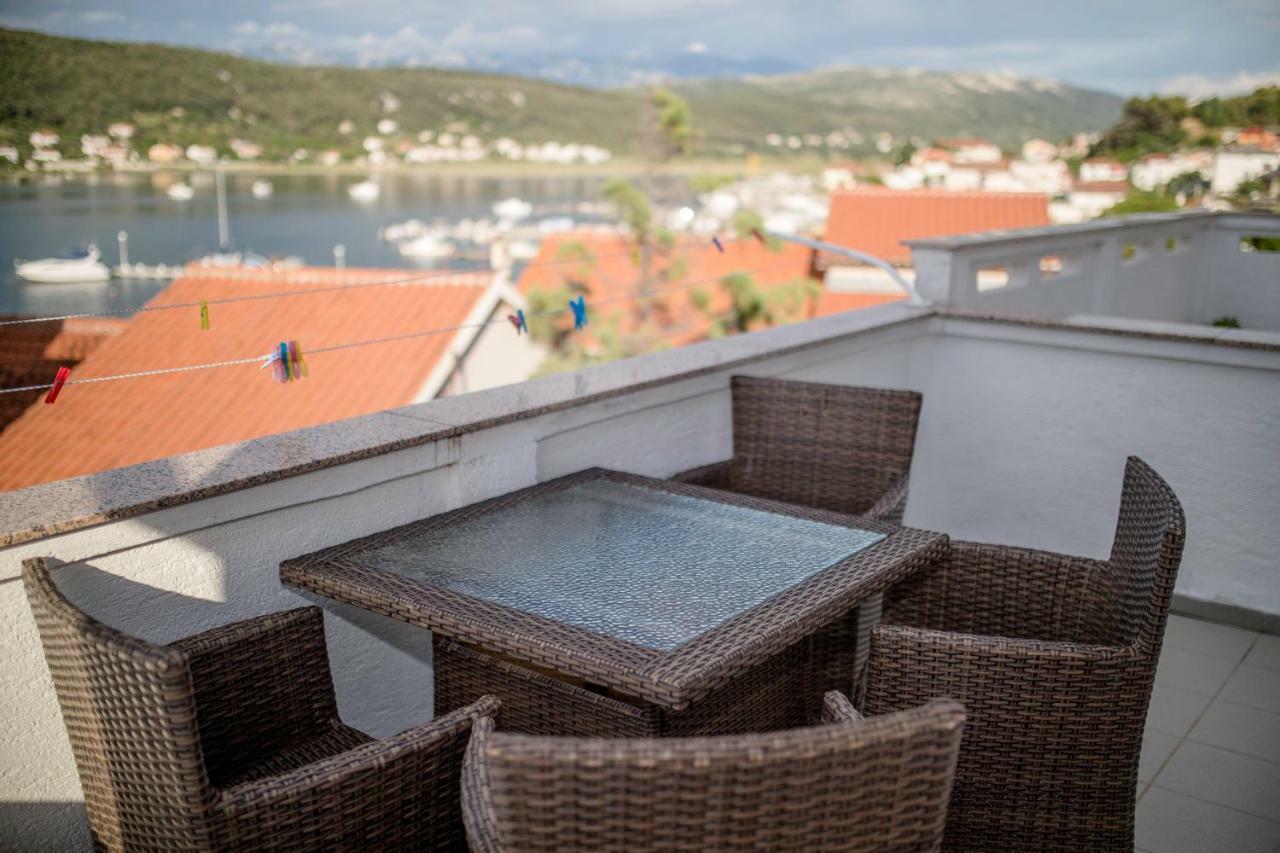 Apartmani Sanjin Tariba Supetarska Draga Ngoại thất bức ảnh
