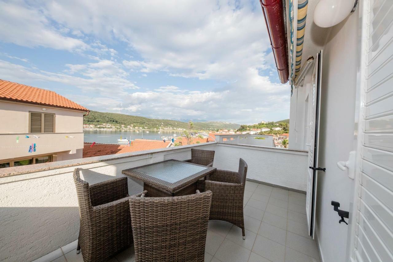 Apartmani Sanjin Tariba Supetarska Draga Ngoại thất bức ảnh